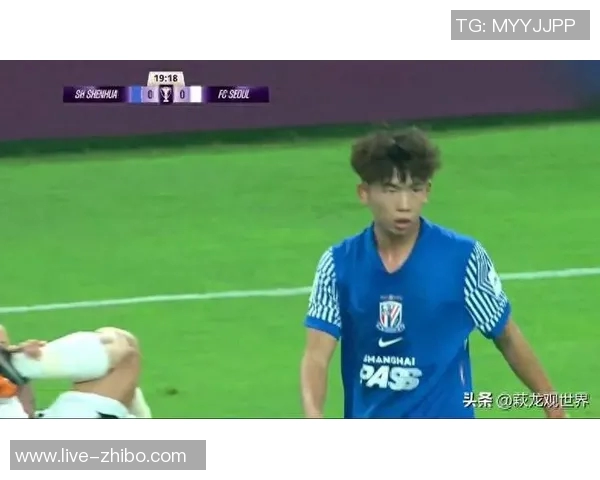 刘诚宇巧妙让球阿苏埃近距离射门被门将神奇扑出