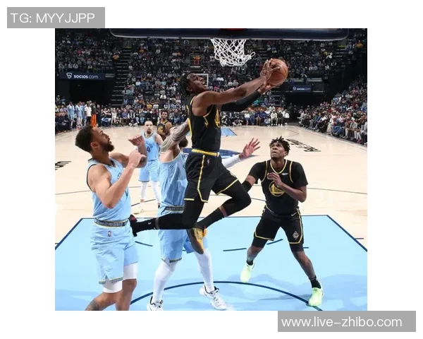 狄龙两节半遭遇6犯离场全场表现平平仅得12分2板1助1断 狄龙两节半遭遇6犯离场全场表现平平仅得12分2板1助1断