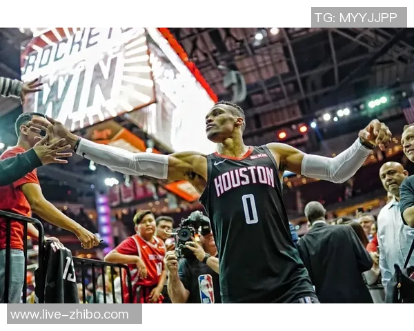 埃奇库姆表现出色近三场场均24分4板3助3断1封盖展现全面能力